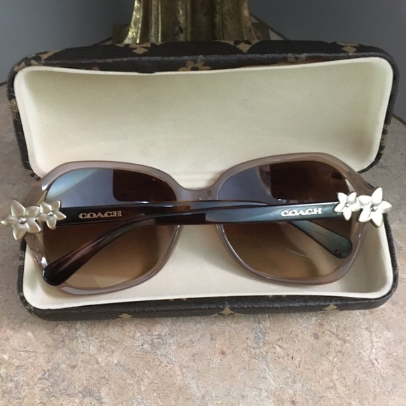 COACH Accessories - EUC-COACH SUNGLASSES WITH COACH & FLOWERS ON STEM